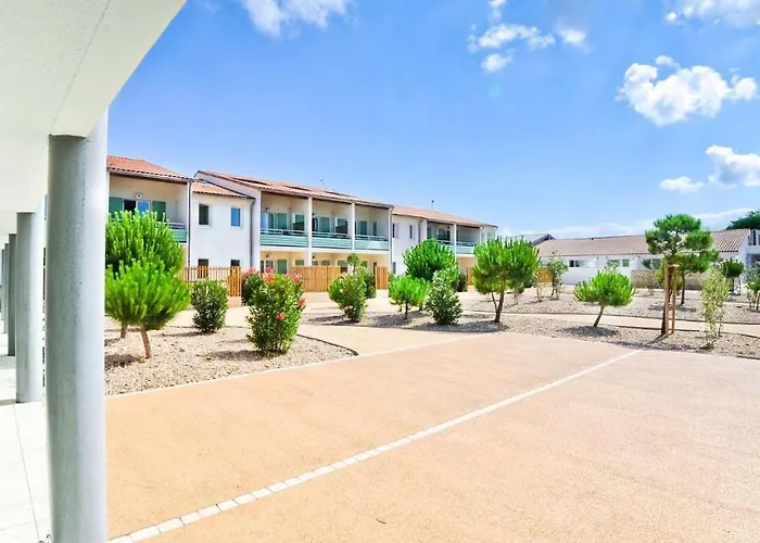 Logis Les Grenettes 4*