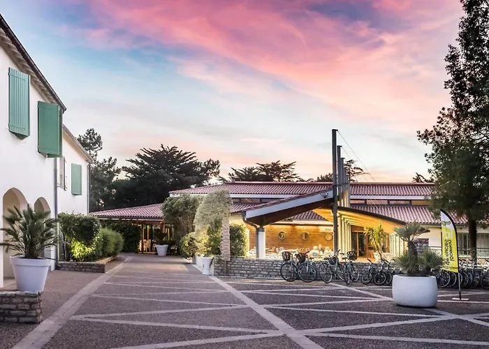 Les Grenettes Hotel 4*