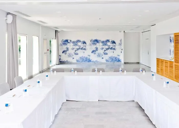 Logis Les Grenettes Hotel