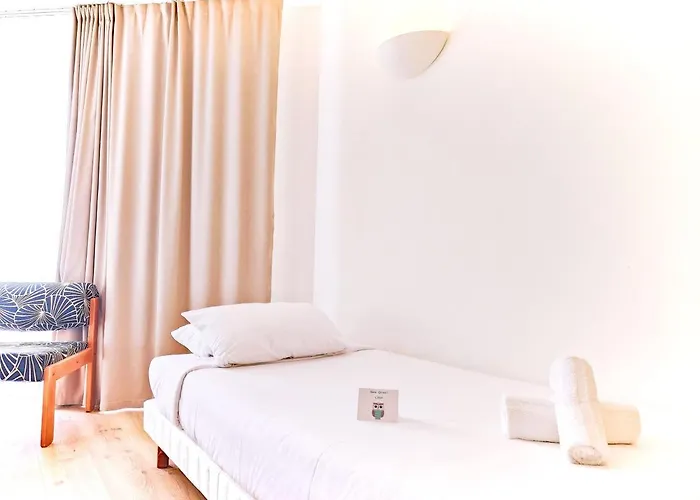 Logis Les Grenettes Hotel 4*