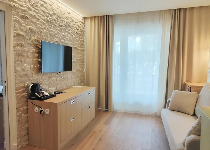 Logis Les Grenettes 4*