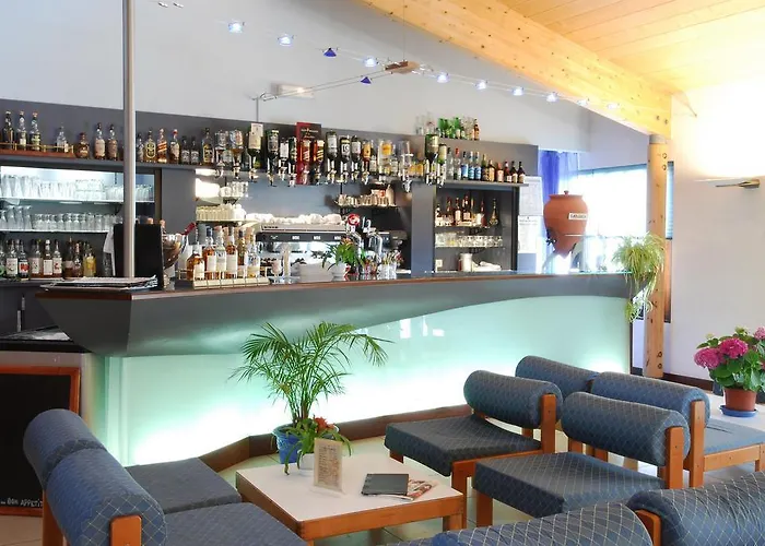 Logis Les Grenettes Hotel