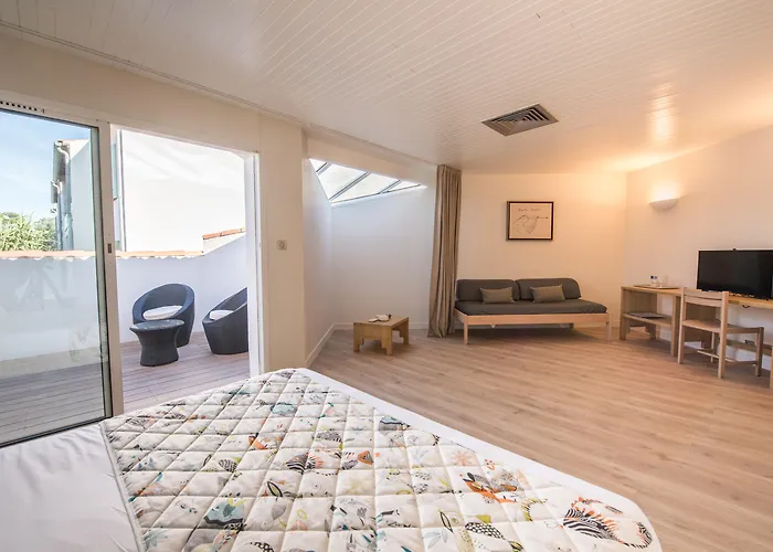 Hotel Logis Les Grenettes Sainte-Marie-de-Re