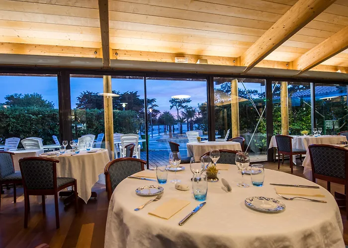 Hotel Logis Les Grenettes