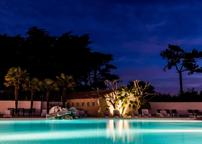 Logis Les Grenettes Hotel