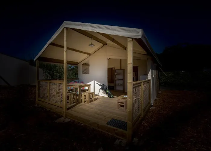 Hotel Logis Les Grenettes