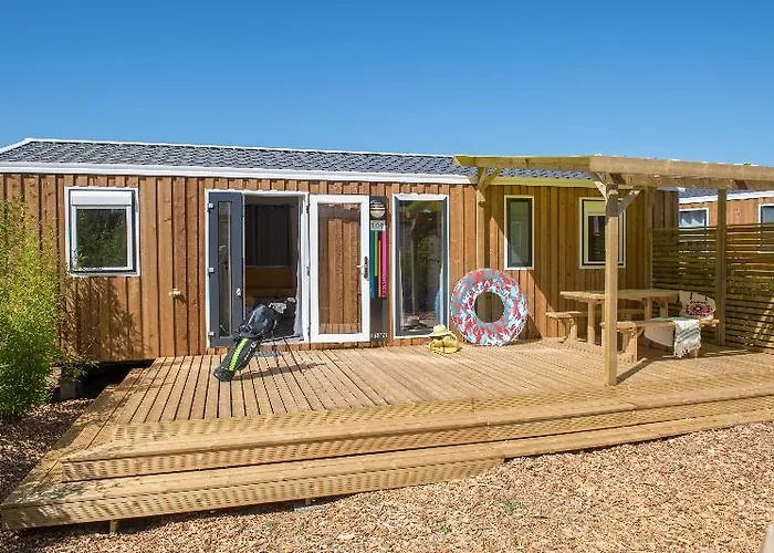 Hotel Logis Les Grenettes